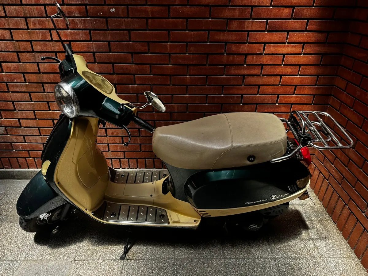 Scooter Zanella Styler 150 Exclusive verde