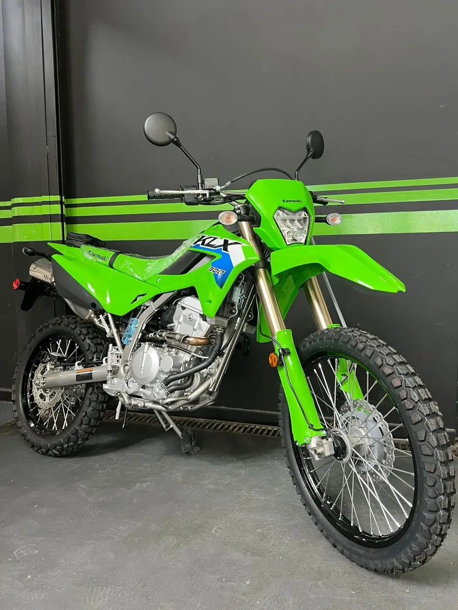 Kawasaki KLX 300 motocicleta doble propósito